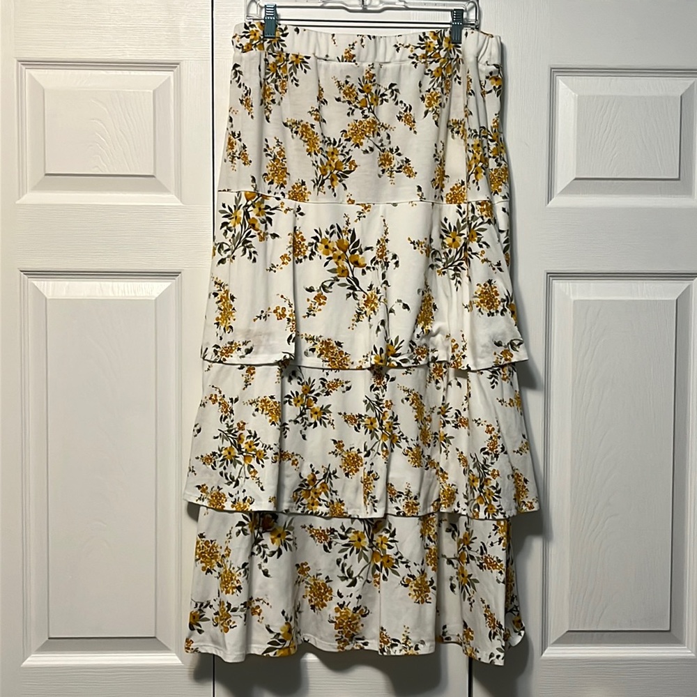 Floral tiered skirt